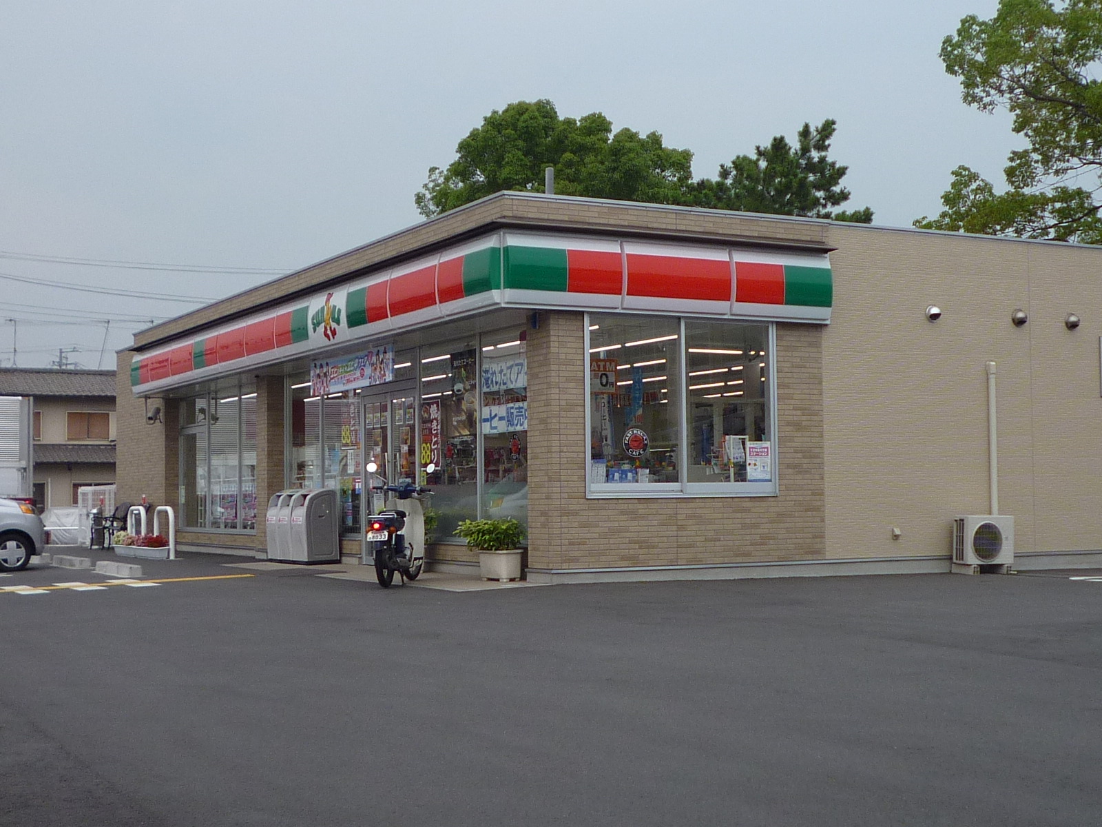 Convenience store. Thanks Kakogawa Aioi Bridge store up (convenience store) 687m