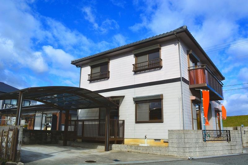 Local appearance photo. Local (12 May 2013) Shooting