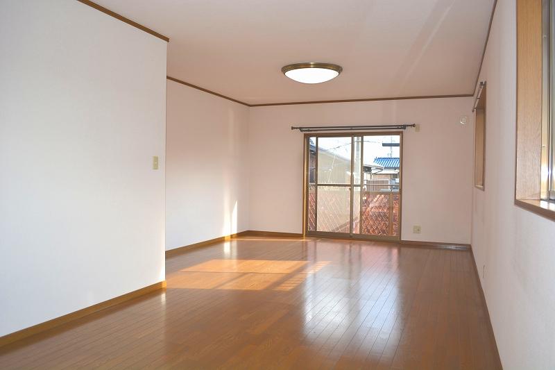 Non-living room. Local (12 May 2013) Shooting