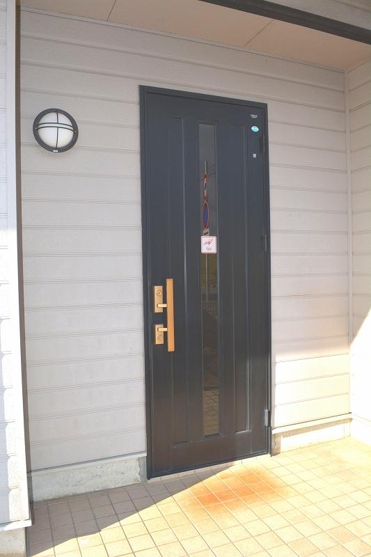 Entrance. Local (12 May 2013) Shooting