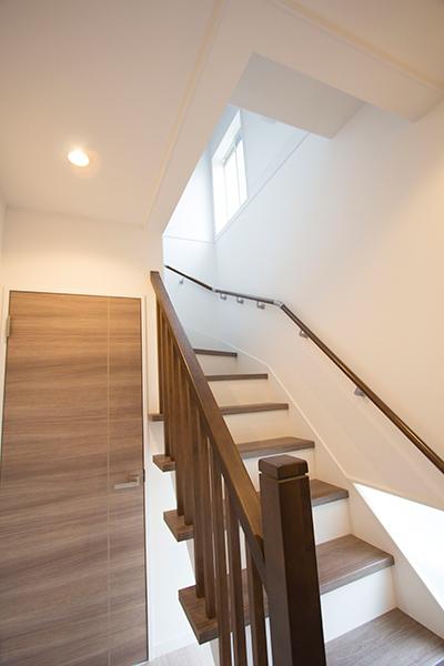 Other introspection. Small children because stair railing with, It is safe even in families with elderly.