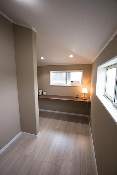 Other introspection. Counter desk with a family space. You can base of the husband of the secret!