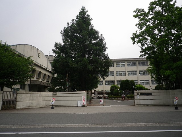 Primary school. Kakogawa Tatsukori Okaminami to elementary school (elementary school) 665m