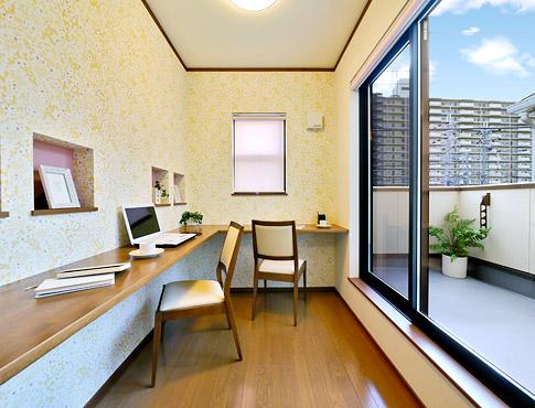Non-living room. Set up a study space on the second floor. On the balcony next to the bright space, Our study, of course it can also be used for tea time (D-14 No. land)