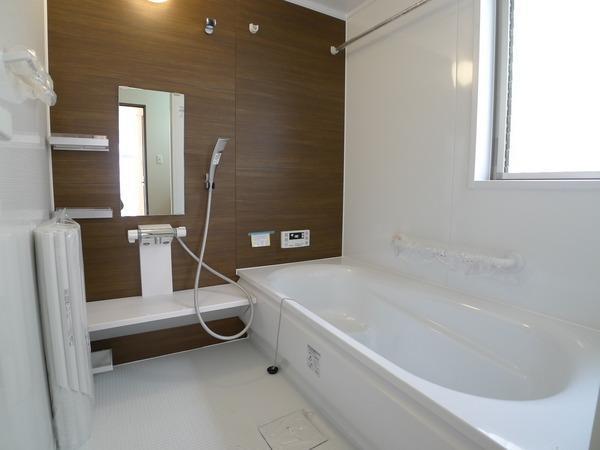 Bathroom. Loose is a bath one tsubo type.