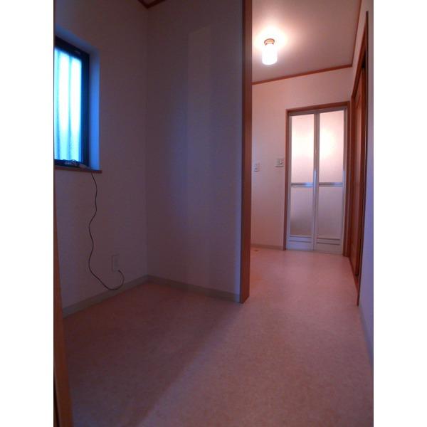 Non-living room. Utility room