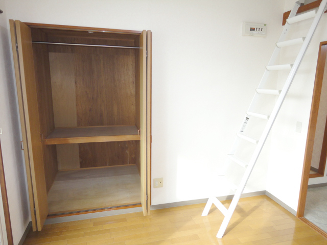 Receipt. Large closet ^^