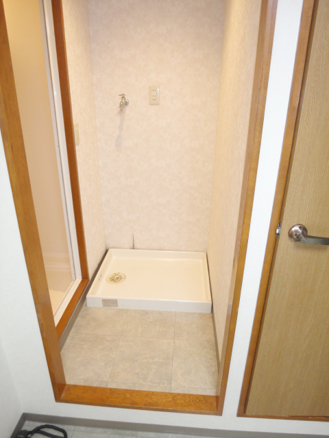 Other room space. Dressing room ^^ Washing machine in the room ^^