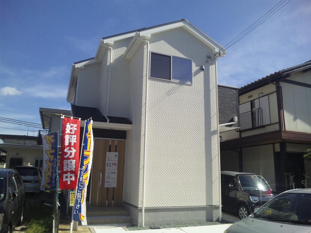 Local appearance photo. Local (September 2013) realistic shooting Imposing completed! ! Open house! ! At any time, please contact