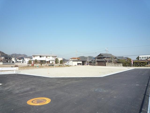 Building plan example (exterior photos). Local Photos January 2013 shooting