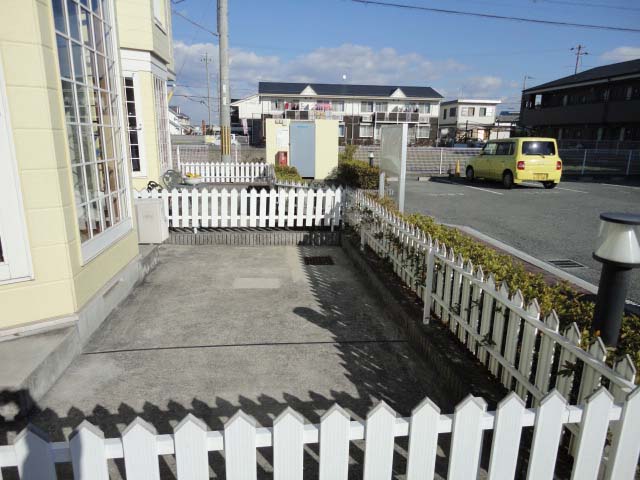 Garden. Daily allowance is a good terrace ^^