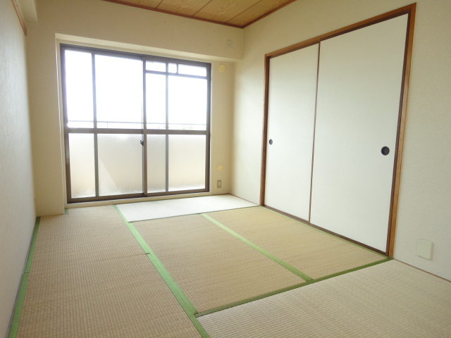 Other room space. Per diem good Japanese-style room 6 quires ^^