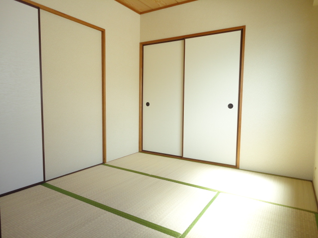 Other room space. Japanese-style room 4.5 Pledge ^^