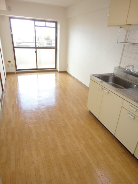 Living and room. Per diem good DK6 Pledge ^^