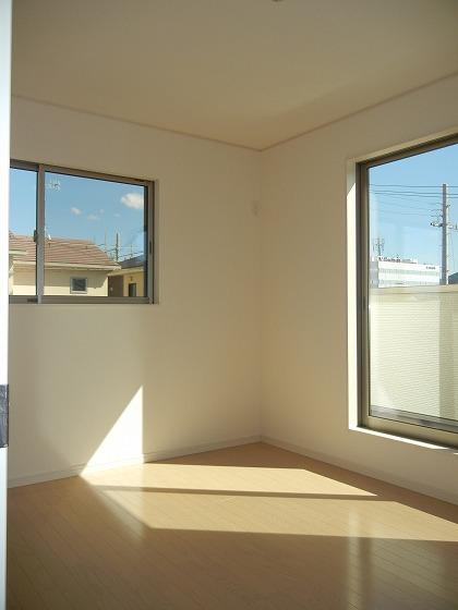 Other introspection. Indoor (September 2013) Shooting