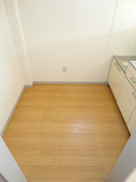 Kitchen. Kitchen space!