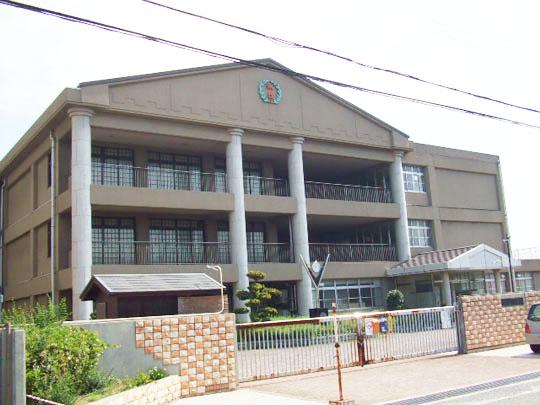 Primary school. Kakogawa Municipal hommock to elementary school 697m