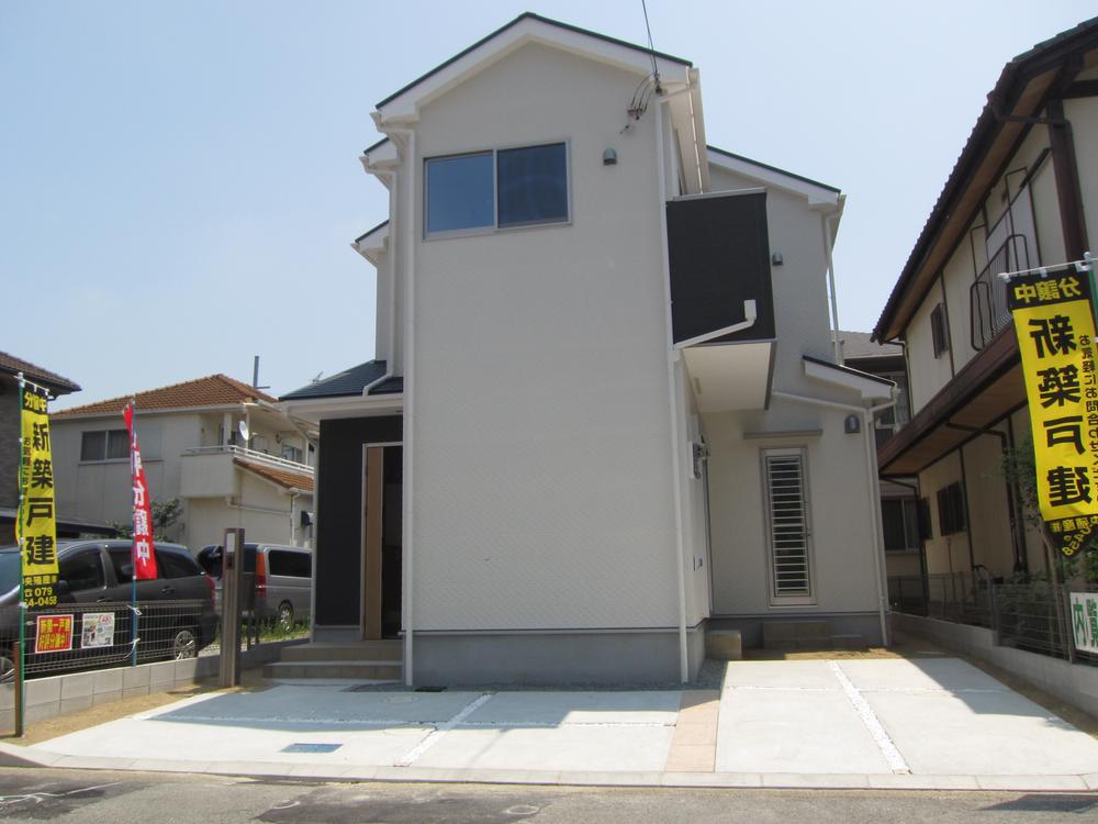 Local appearance photo.  ◆ Parking two possible (August 2013) Shooting