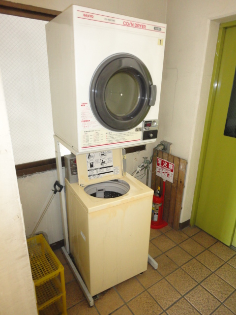 Other common areas. Two free launderette installation ^^