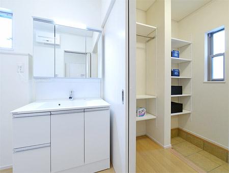 Wash basin, toilet.  [No. 3 place ・ Model house]  Walk-through closet leading from the front door to the lavatory. As it is straight to the shower and children came back dirty! It will be able to use clean the living room and the room in the storage of large capacity. 