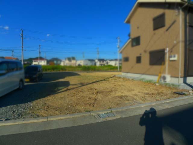 Local photos, including front road. Local (10 May 2013) Shooting It is in the local streets