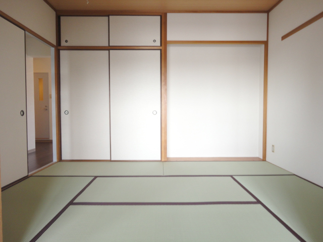Other room space. Japanese-style room 6 quires ^^