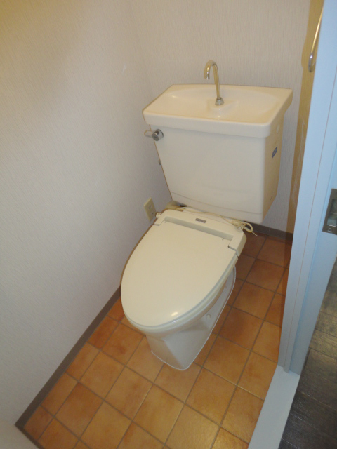 Toilet. A heated toilet seat ^^