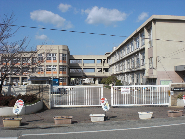 Primary school. Kakogawa City Hiraoka up to elementary school (elementary school) 362m