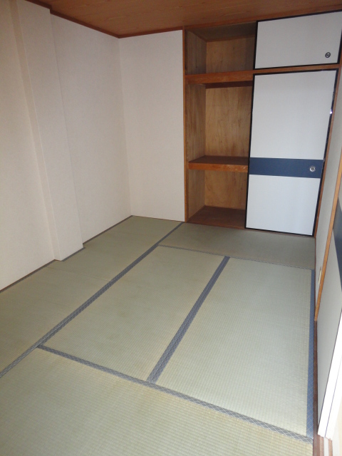 Other room space. Japanese-style room 6 quires ^^