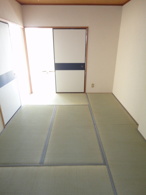 Other room space. Japanese-style room 6 quires ^^
