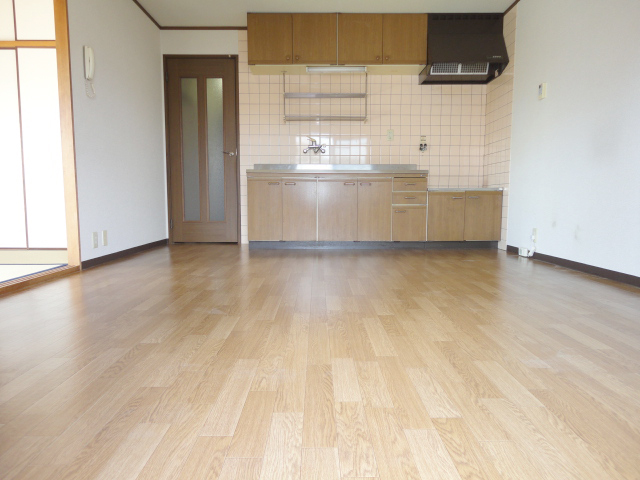 Living and room. Balcony - LDK10 pledge from ^^