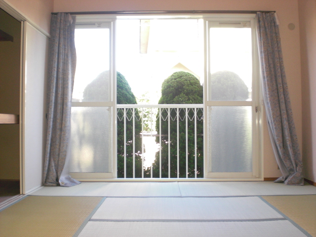 Other room space. Japanese-style room 6 quires ^^