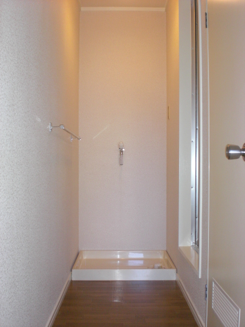 Other room space. Washing machine in the room ^^