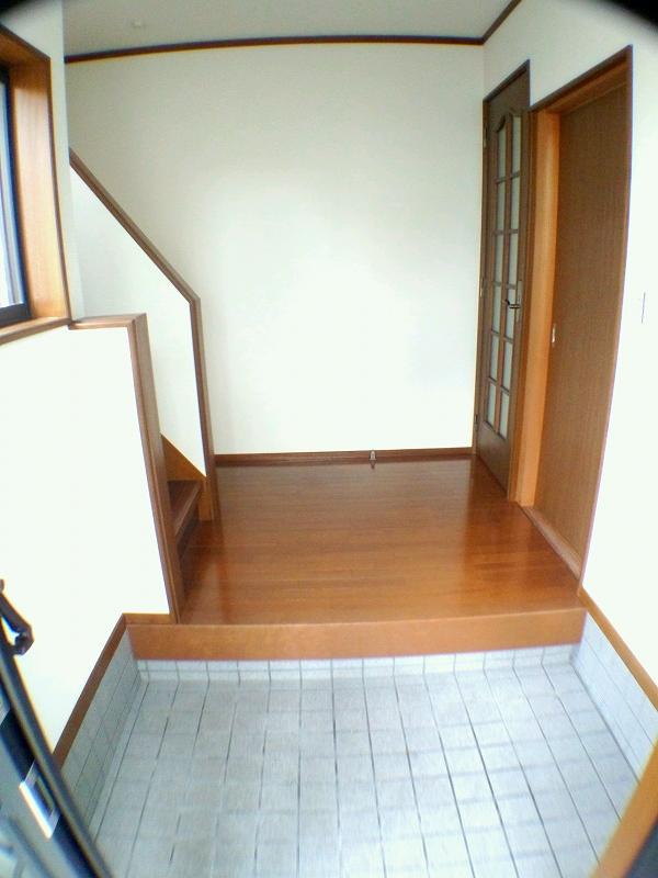 Entrance. Room (August 2013) Shooting