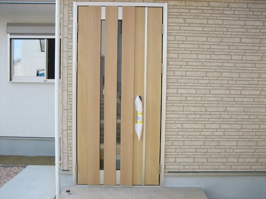 Entrance. Local (11 May 2013) Shooting