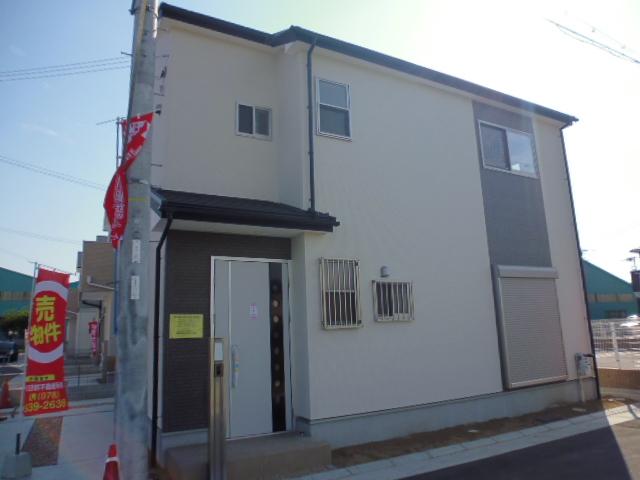 Local appearance photo. Local (09 May 2013) Shooting