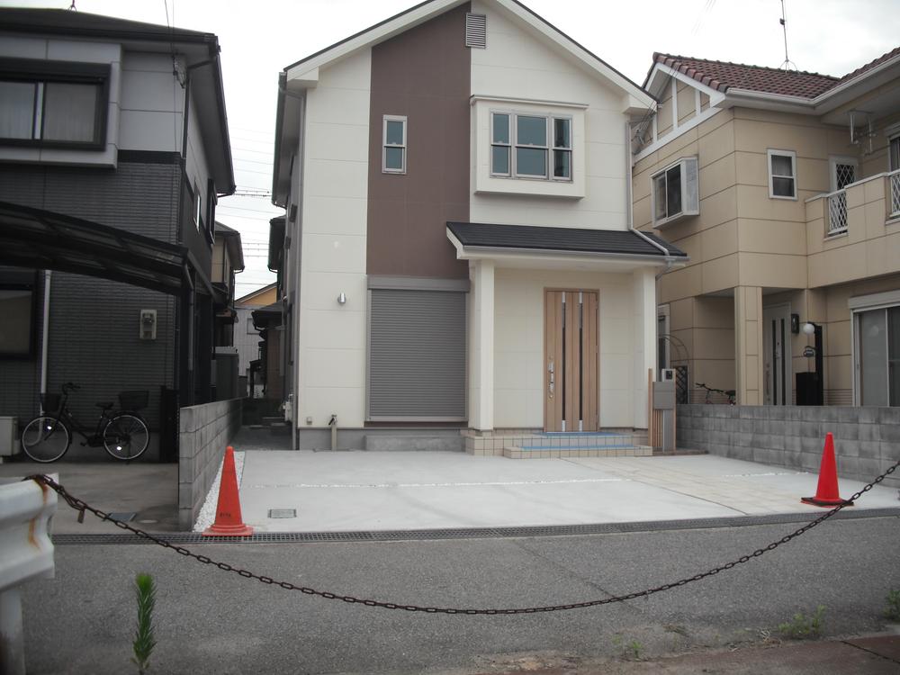 Local photos, including front road. Newly built single-family Kakogawa Befuchoshinobekita cho local