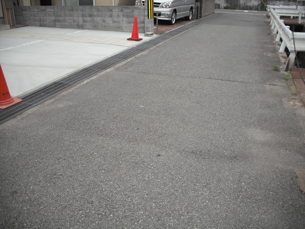 Local photos, including front road. Newly built single-family Kakogawa Befuchoshinobekita cho local