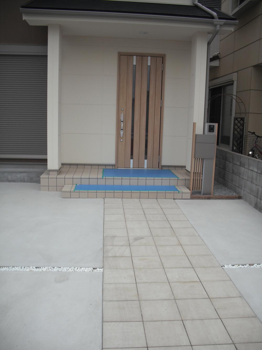 Entrance. Newly built single-family Kakogawa Befuchoshinobekita cho local