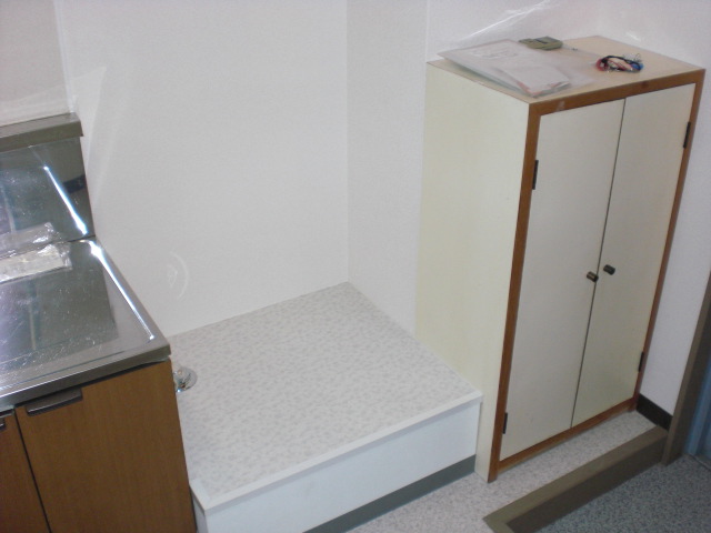 Other room space. Washing machine in the room ^^