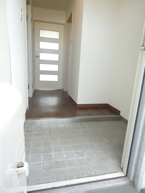 Entrance. Spacious entrance!