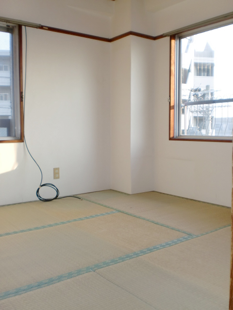Other room space. 6 Pledge Japanese-style room!