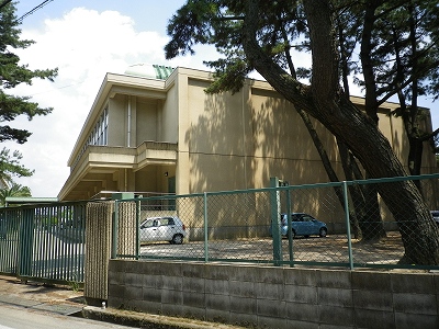 Junior high school. Kakogawa Municipal Hamanomiya junior high school (junior high school) up to 2221m