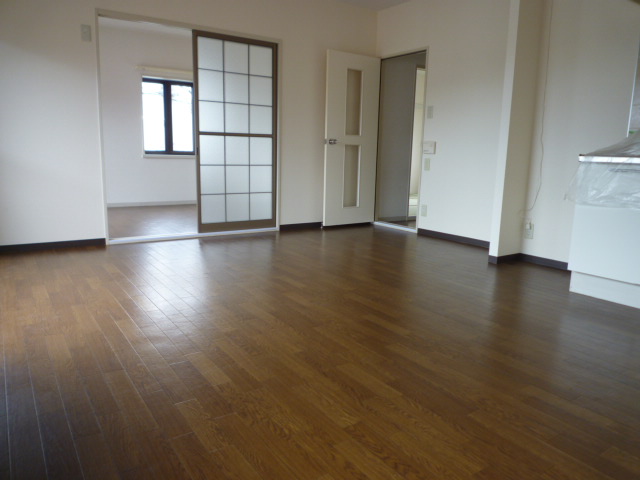 Living and room. Western-style room and Tsunagere if 18 Pledge