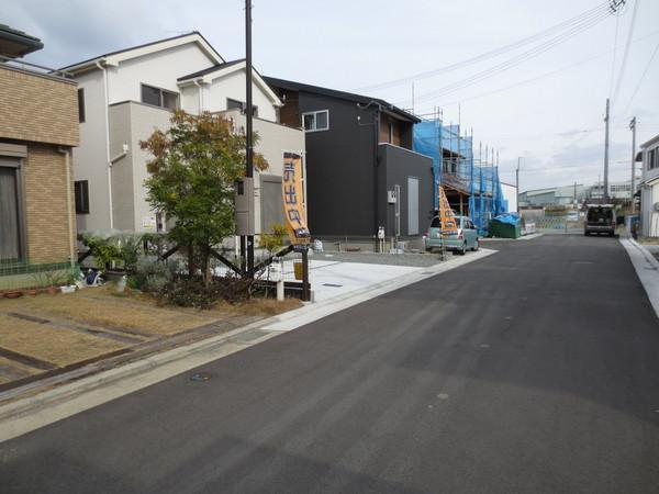 Other. Breadth of the front road is enough.