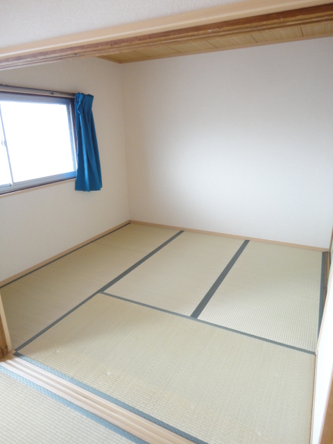 Other room space. Japanese-style room 4.5 Pledge!