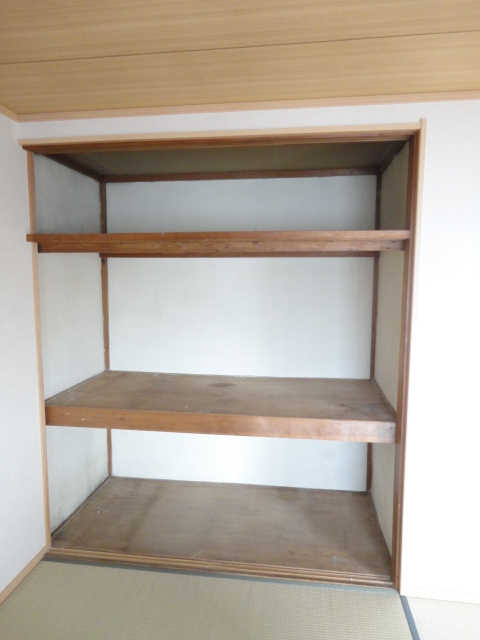 Receipt. Japanese-style room 4.5 Pledge storage!