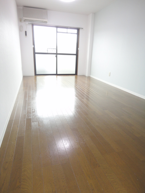 Other room space. Bright Western-style 8 quires ^^