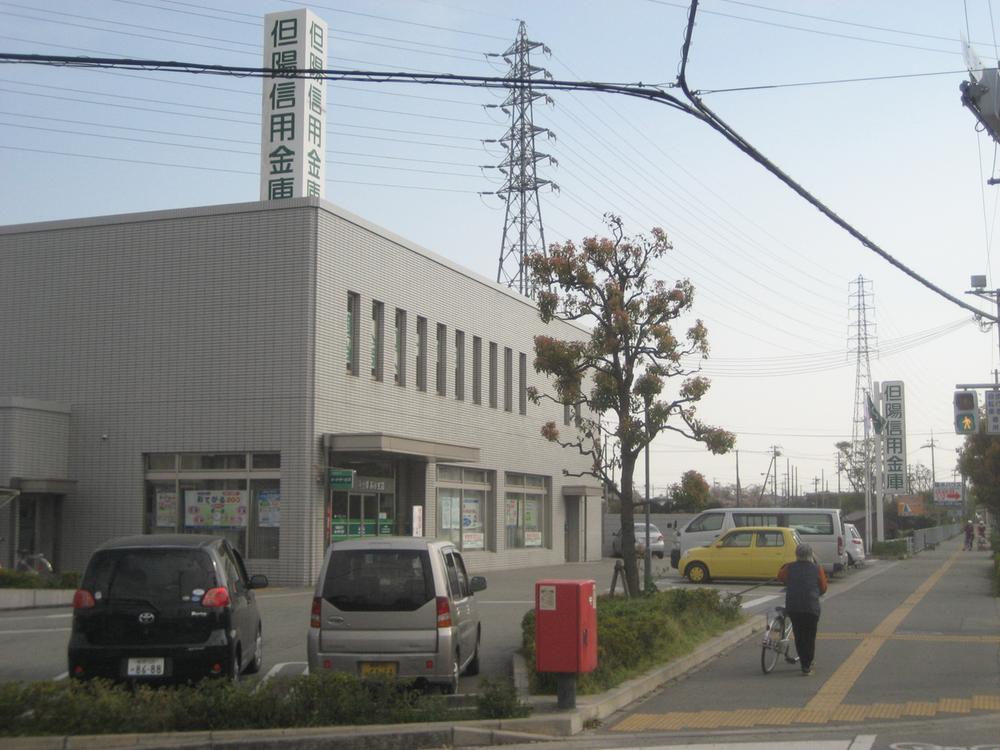 Bank. Tan'yoshin'yokinko Takasago to the branch 1102m