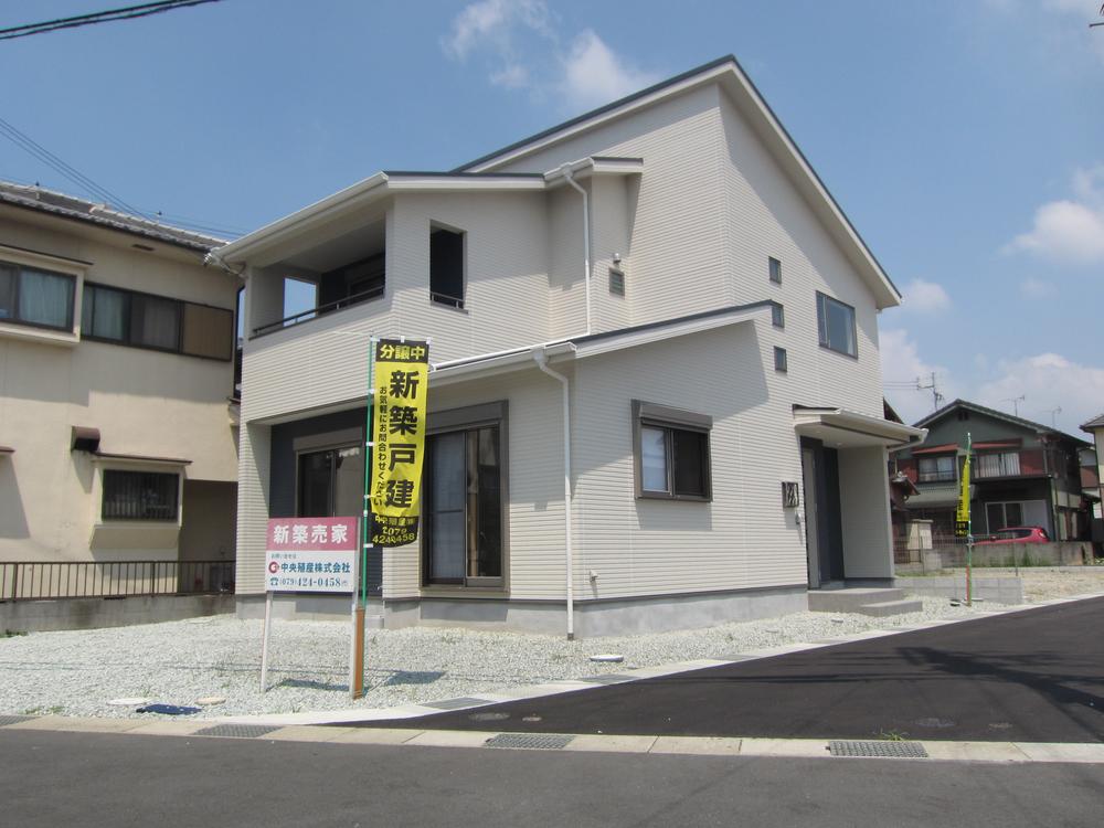 Local appearance photo. ◆ Local (August 2013) Shooting